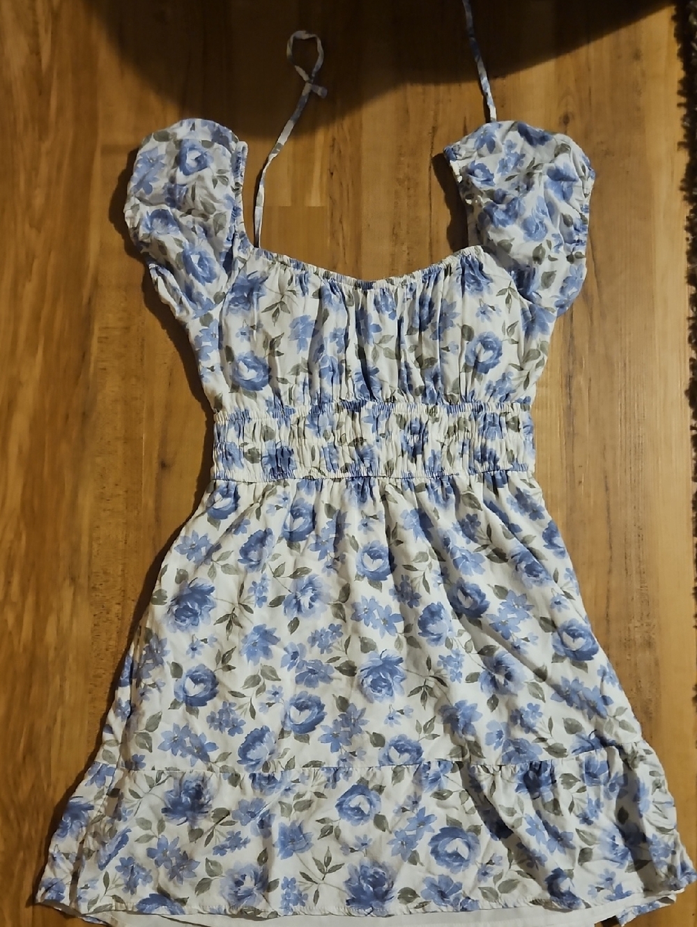 Hollister White and Blue Floral Puff-Sleeve Summer Dress